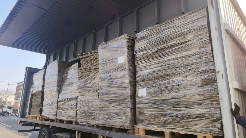 イリダの包装製品が日本への処女航海を果たした